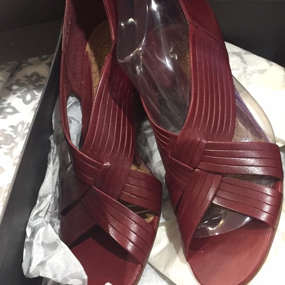 Kenneth Cole shoes. Size 8. Brand new still in box - Picture 5 of 6